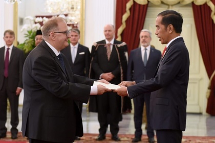 Посланик Петър Андонов връчи акредитивните си писма на президента на Индонезия 